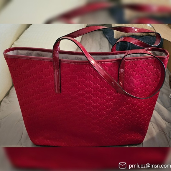 Michael Kors Emry Large Neoprene Fabric Shoulder Bag - Picture 5 of 12